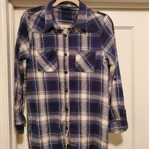 Tolani Collection button front plaid blouse with boho pattern on back. Size Med